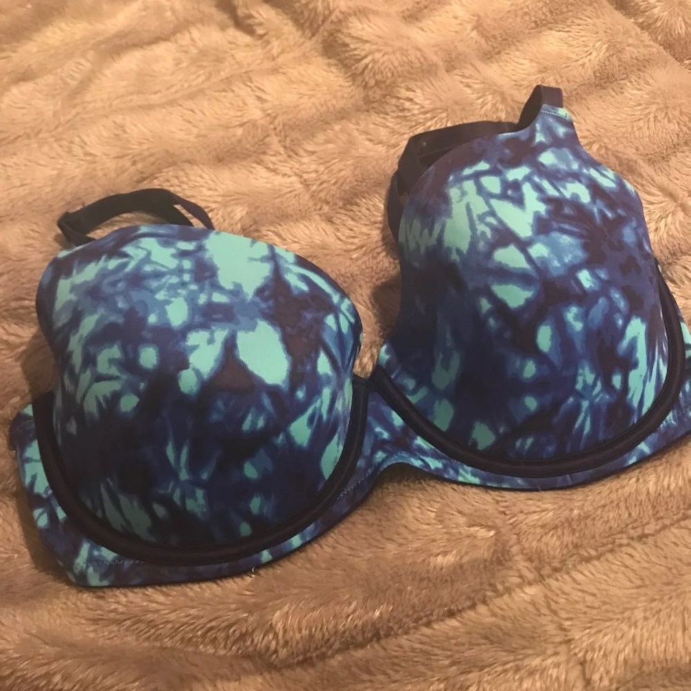 Vs Bra